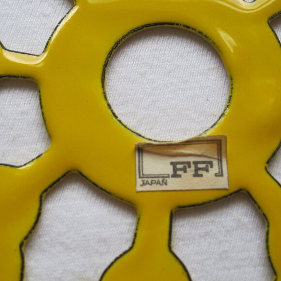 vintage Fitz & Floyd Yellow Enameled 8" Metal Vase Base Stand, Footed - Picture 3 of 5